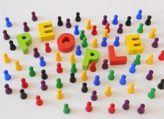 Jak tworzyć postacie, które odgrywają kluczową rolę w fabule kampanii?